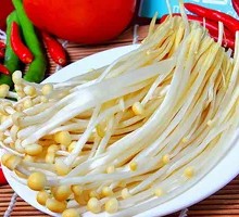 Chinese chrysanthemum greens