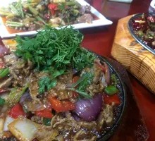 Grilled Beef on Iron Plate