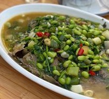 Green Bean and Crucian Carp Stew