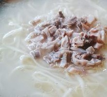 Stewed Chicken Milk Noodle Soup