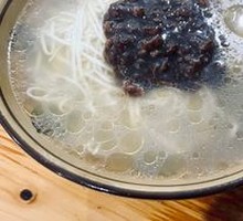 Stewed Meat Noodle Soup with Creamy Broth