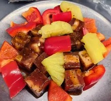 Pineapple Black Pepper Beef Cubes