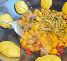 Stewed Chicken in Iron Pot