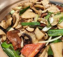 Stir-fried King Oyster Mushrooms with Black Trumpet