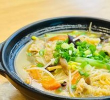 Three-Flavor Crispy Pork Noodles
