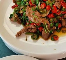 Stir-Fried Beef with Yellow Onion