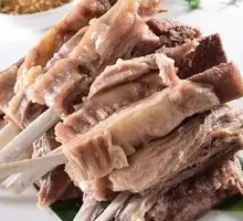 Hand-held Lamb