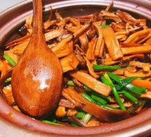 Three Mushroom Stewed with Olive Oil