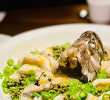 Sichuan-style Steamed Dragon Goby with Green Pepper and Sichuan Peppercorns