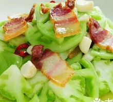 Preserved Pork with Green Tomato