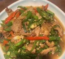 Quzhou Stir-Fried Pork with Green Pepper