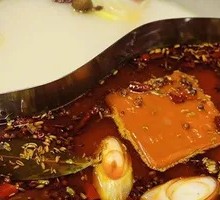 Beef Bone Simmered Double-Flavor Hot Pot