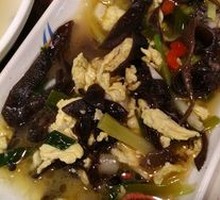 Red Pepper and Wood Ear Mushroom Stir-Fried Egg