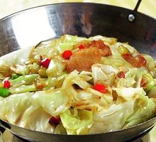 Spicy Pot-Braised Cabbage