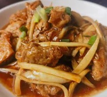 Braised Tofu Skin Rolls with Pork