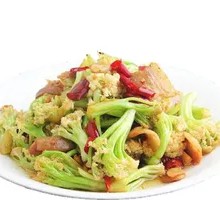 Cauliflower Stir-Fried with Pork Slices