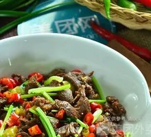Stir-Fried Beef with Yellow Onion