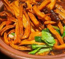 Three Mushroom Stewed with Olive Oil