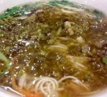 Pickled Cabbage and Pork Noodles