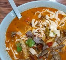 Sour Cabbage Chicken Offal Noodles
