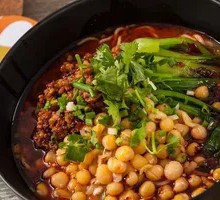 Pea and Meat Sauce Noodles