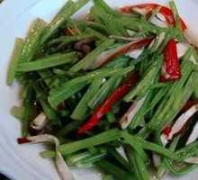 Fried Pork Shreds with Tofu Skin and Celery