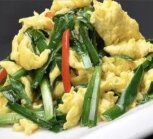 Stir-fried Eggs with Leeks