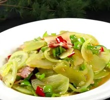 Green Tomato Stir-fried with Preserved Pork
