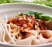 Oil-Poured Hand-Torn Noodles