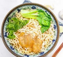 麻辣牛杂米线