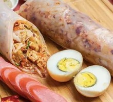 Grilled Sausage Egg Noodle Wrap