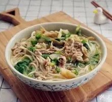 Vegetable and Pork Noodles