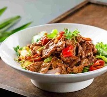 Stir-Fried Beef with Yellow Onion