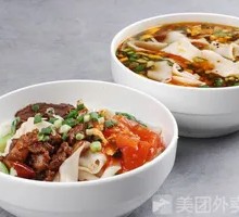 Shredded Pork and Mushroom Hand-Torn Noodles
