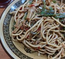 Spicy Pepper and Bamboo Shoot Stir-Fry with Pork Strips