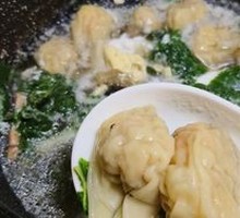 Fresh Shrimp and Crab Roe Dumplings