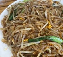 Duck Blood and Duck Gizzard Stir-Fried Rice Noodles