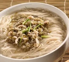Dried Bamboo Shoots with Pork Noodles