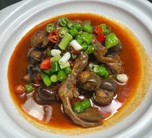 Snail Stuffed with Pork