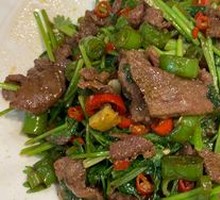 Stir-Fried Beef with Yellow Onion