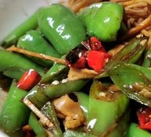 Green Pepper and Bamboo Shoots Stir-fry