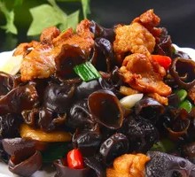 Stir-fried Pork with Wood Ear Mushrooms