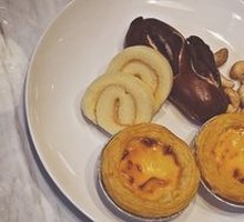 Breakfast Cake and Pastry Combo