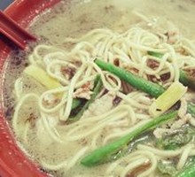 Green Pepper Bamboo Shoot Pork Noodles