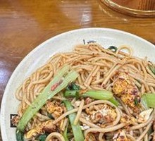 Shredded Pork Egg Fried Noodles