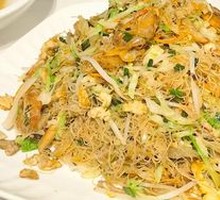 Special Seafood Fried Rice Noodles