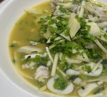 Snow Cabbage Stir-fried Fresh Squid