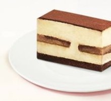 Tiramisu Cake