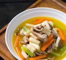 Stir-Fried Rice Noodles with Fragrant Pig's Stomach