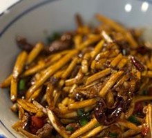 Bamboo Shoots Stir-Fried with Yellow Beef